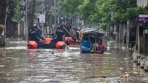 असम में बाढ़ से भयावह हालात, मृतकों की संख्या बढ़कर 87 हुई, 11.45 लाख से अधिक लोग प्रभावित
