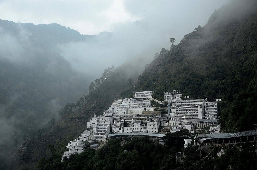 वैष्णो देवी में करोड़ों की हेराफेरी का मामला, कोर्ट ने मांगी विस्तृत जांच रिपोर्ट, सबूत सुरक्षित रखने को कहा