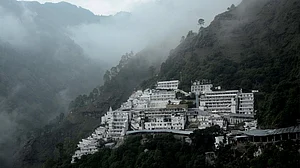 वैष्णो देवी में करोड़ों की हेराफेरी का मामला, कोर्ट ने मांगी विस्तृत जांच रिपोर्ट, सबूत सुरक्षित रखने को कहा