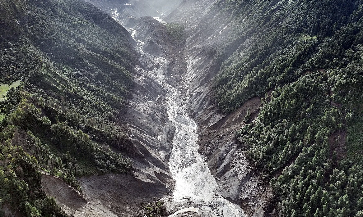 नेपाल की तीन प्रमुख नदियों में जलस्तर खतरे के निशान से ऊपर, निवासियों से सतर्क रहने की अपील
