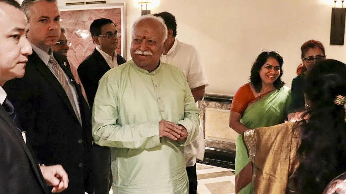 भागवत का अमेरिका दौरा: यह किसी हीरो का स्वागत तो कतई नहीं