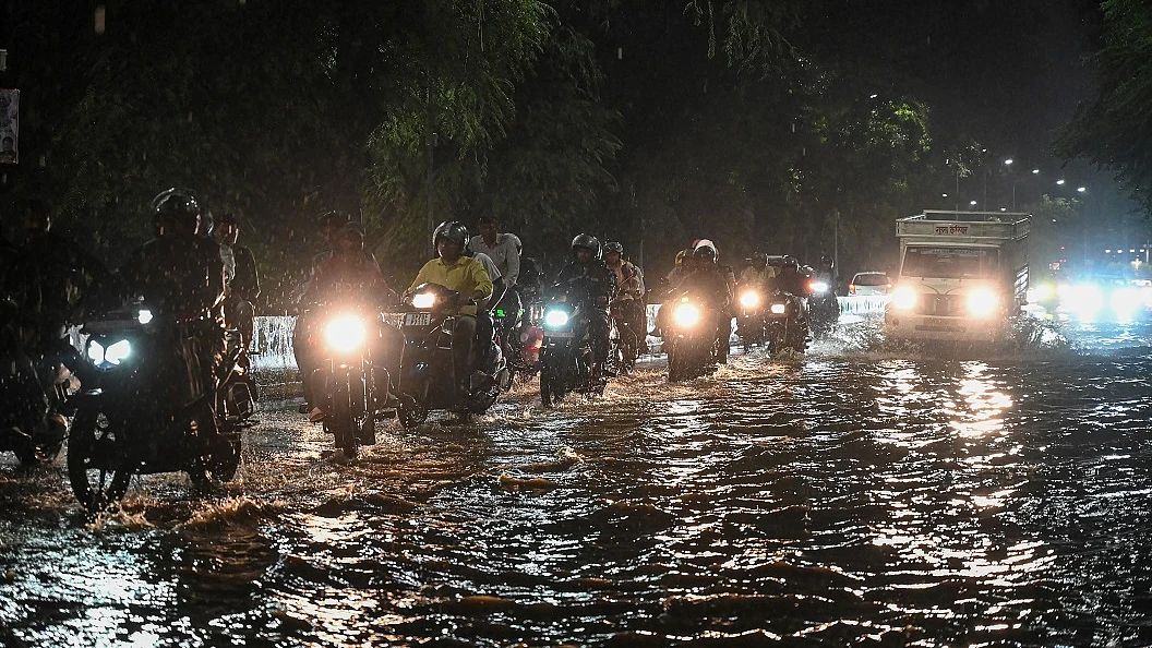 ओडिशा में अगले 48 घंटे बेहद भारी बारिश का अलर्ट, बंगाल और हिमालयी इलाकों को लेकर भी चेतावनी