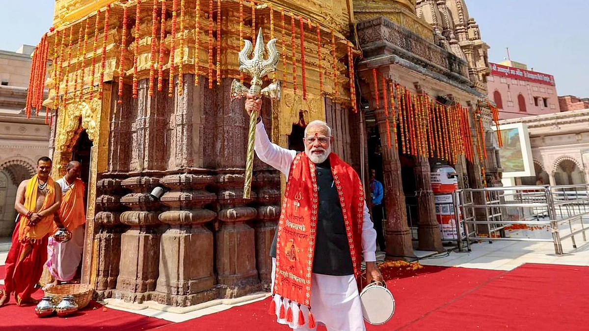 हिंदुत्व के प्रचार का कोई भी अवसर नहीं छोड़ते हैं पीएम मोदी (फोटो - पीटीआई)