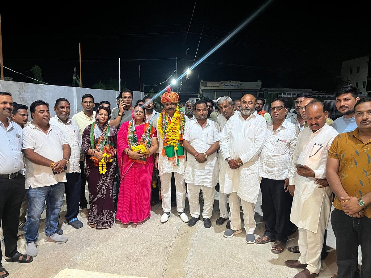 BJP के गढ़ में कांग्रेस का मास्टर स्ट्रोक, भवानीमंडी में पूर्व पालिका अध्यक्ष रामलाल गुर्जर ने परिवार संग थामा हाथ