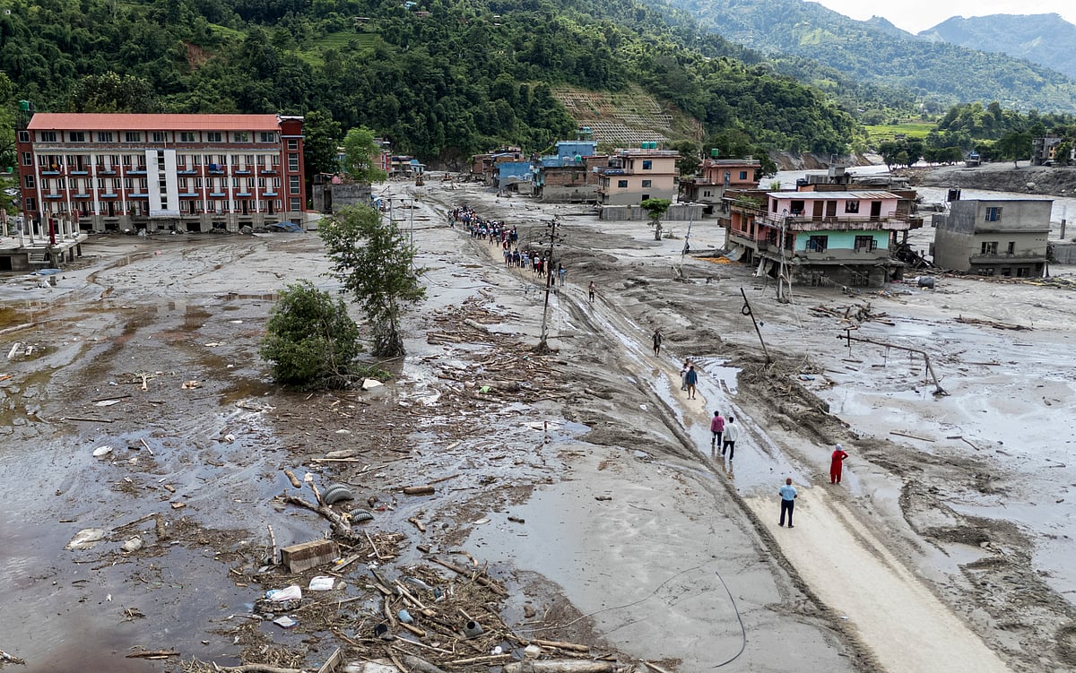 बड़ी खबर LIVE: नेपाल बाढ़ अपडेट, मौत का आंकड़ा 1,003 हुआ, मलबे और पानी के बीच 4,000 लापता लोगों की खोज जारी