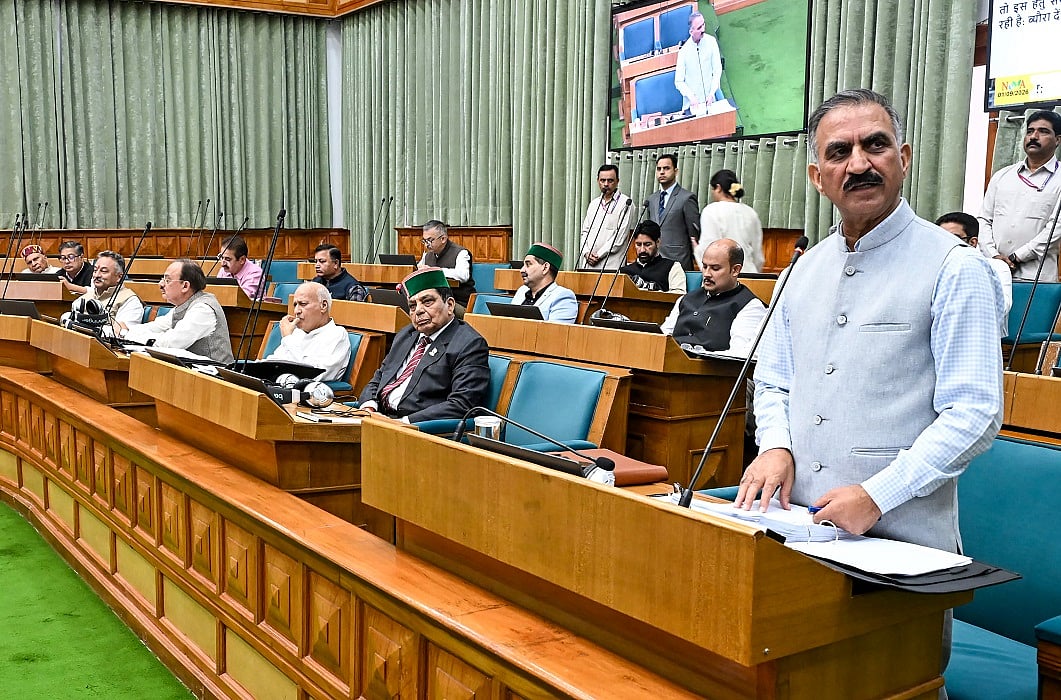 हिमाचल में अब जमीन कब्जाने वाले की बहू भी नहीं लड़ सकेगी पंचायत चुनाव, कांग्रेस सरकार ने रोक वाला बिल पास किया