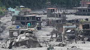 नेपाल त्रासदी में मरने वालों की संख्या 1,050 हुई, 4,000 अब भी लापता, शवों की पहचान के लिए डीएनए जांच शुरू