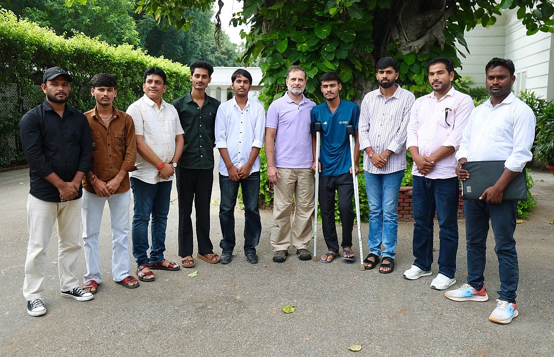 राहुल गांधी ने बिहार छात्र आंदोलन के घायलों से मुलाकात की, बोले- युवाओं की आवाज दबाने वालों को जवाब देना पड़ेगा