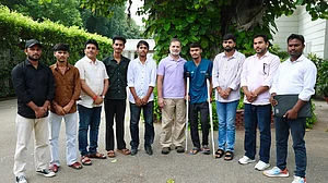 राहुल गांधी ने बिहार छात्र आंदोलन के घायलों से मुलाकात की, बोले- युवाओं की आवाज दबाने वालों को जवाब देना पड़ेगा