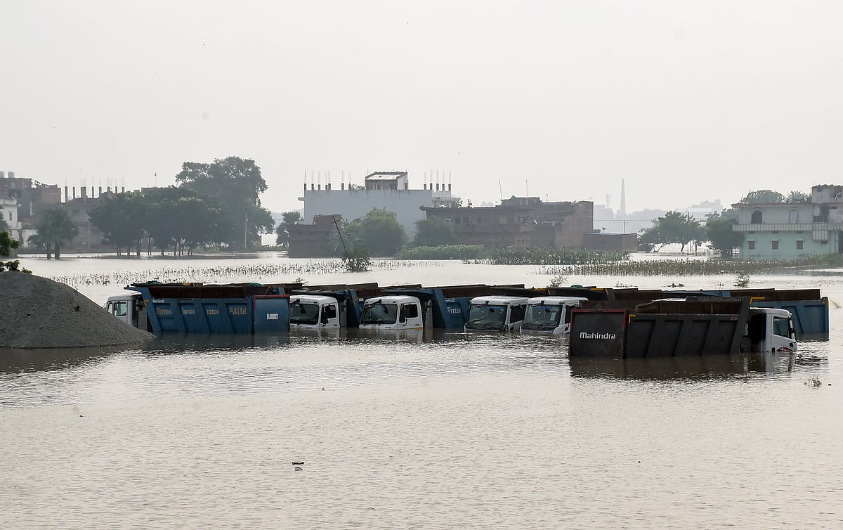 बिहार के कई जिलों में नदियां खतरे के निशान से ऊपर, बाढ़ का खतरा बढ़ा, प्रशासन ने जारी किया अलर्ट