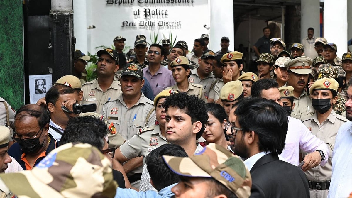 CJP का पार्लियामेंट स्ट्रीट थाने पर प्रदर्शन, निशु आजाद संग पहुंचे सौरभ-रांका, स्वतंत्र भारद्वाज की गिरफ्तारी की मांग