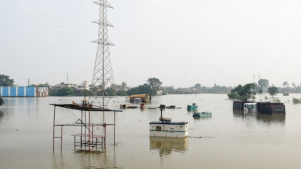 राजधानी पटना सहित बिहार के कई जिलों में बाढ़ का खतरा बढ़ा, शहरों में घुसने लगा पानी, प्रशासन ने जारी किया अलर्ट