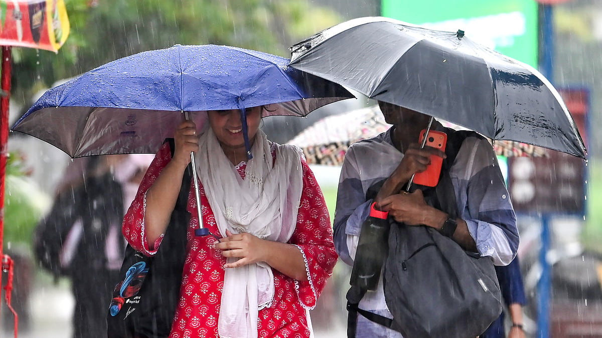 दिल्ली-एनसीआर में बारिश का दौर जारी, कई इलाकों में जाम और जलभराव
