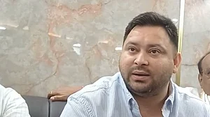 बड़ी खबर LIVE: बिहार की बाढ़ को राष्ट्रीय आपदा घोषित करने की मांग, तेजस्वी यादव ने पीएम मोदी को लिखा पत्र