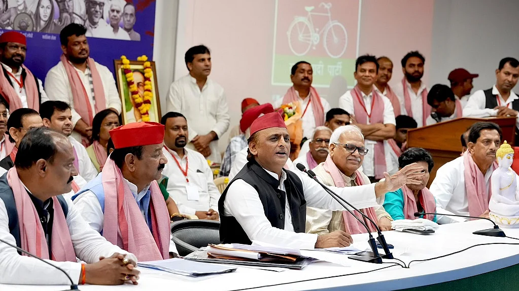 अखिलेश यादव ने छात्र जागरुकता अभियान का ऐलान किया, पीडीए को बताया प्रेम-दया-अपनापन का सूत्र