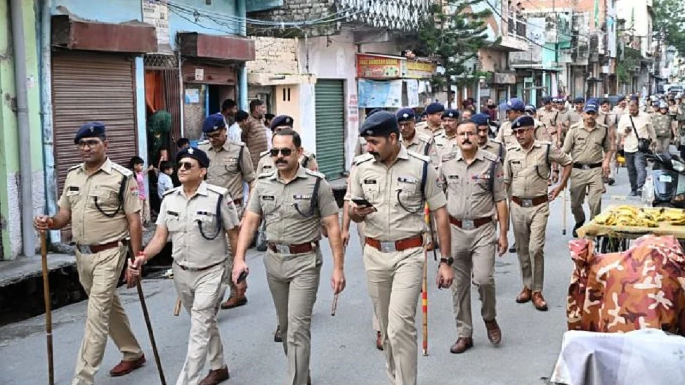 बनभूलपुरा रेलवे भूमि मामले में कल आ सकता है सुप्रीम कोर्ट का फैसला, कस्बे में भारी पुलिस बल तैनात