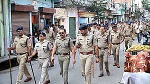 बनभूलपुरा रेलवे भूमि मामले में कल आ सकता है सुप्रीम कोर्ट का फैसला, कस्बे में भारी पुलिस बल तैनात