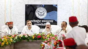 बड़ी खबर LIVE: राहुल गांधी ने 'दिशा' की बैठक में उठाया खराब सड़कों का मुद्दा, मांगा अधिकारियों से जवाब