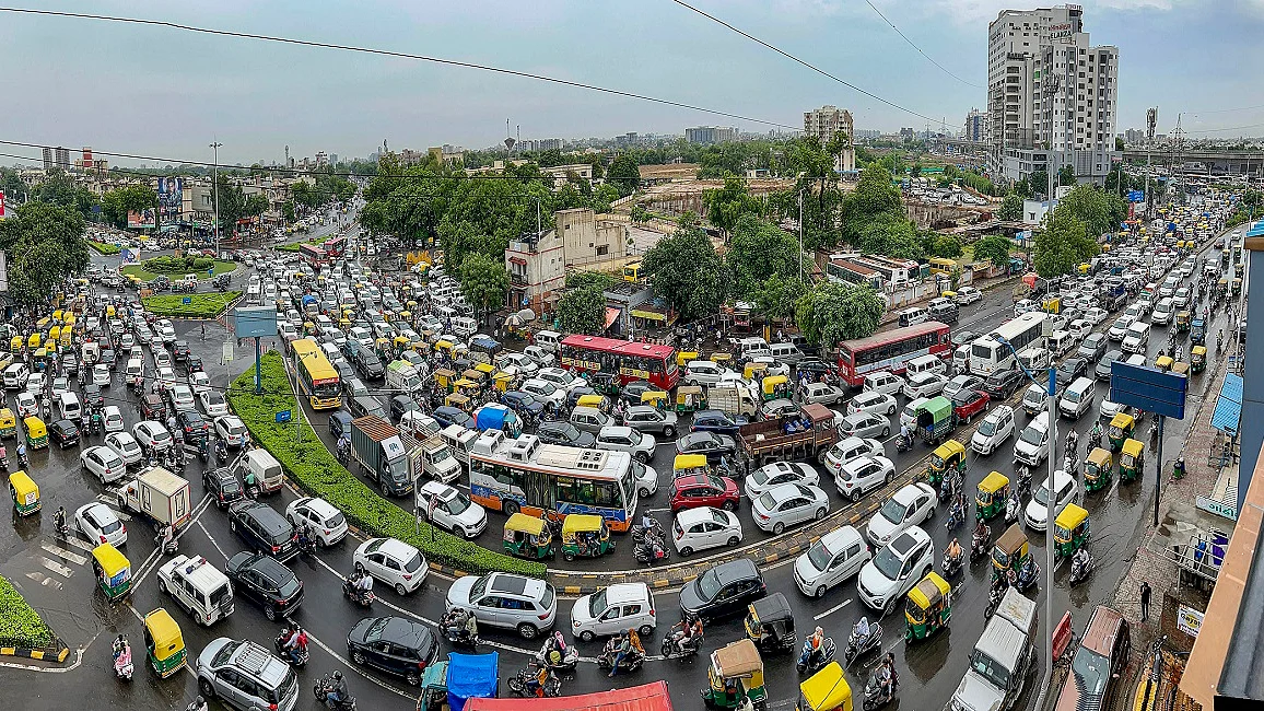 कल दिल्ली में जरा संभलकर निकलें, ब्रिक्स सम्मेलन के चलते कई रास्तों पर होगा डायवर्जन, देखें पूरी लिस्ट