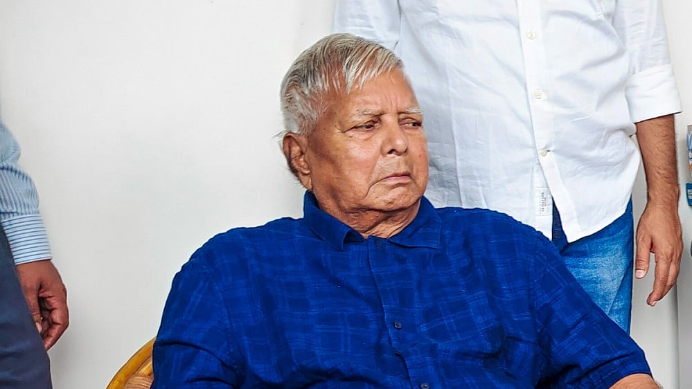 कोर्ट ने लालू प्रसाद, उनके बेटे तेजस्वी यादव के खिलाफ धन शोधन के आरोप तय करने का दिया आदेश