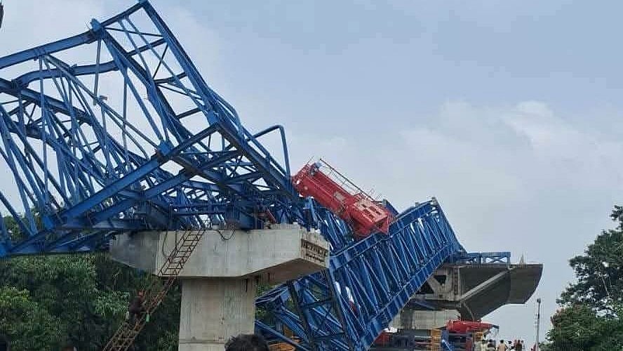 बिहार में निर्माणाधीन पुल का लॉन्चर गिरा, सात मजदूर घायल, तेजस्वी ने सरकार पर साधा निशाना