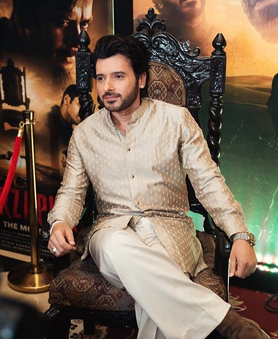 सिनेजीवन: दीया मिर्जा ने परिवार संग बिताए सुकून के पल और दिव्येंदु ने सोशल मीडिया अकाउंट्स के बारे ने खोले राज 