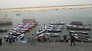 वाराणसी में गंगा अब आस्था नहीं बल्कि व्यापार है