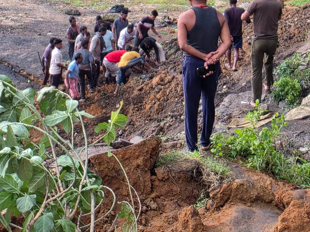 झारखंड के धनबाद में अवैध कोयला खदान की चाल धंसी, महिला समेत दो की मौत, कई के दबे होने की आशंका