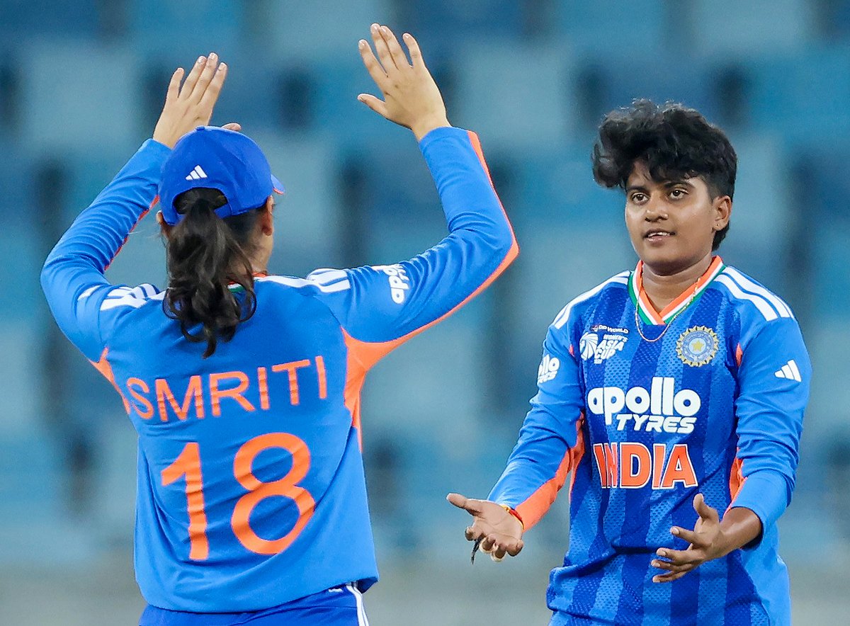 विमेंस एशिया कप में श्री चरणी ने शानदार गेंदबाजी से रचा दिया इतिहास, पूनम यादव का 8 साल पुराना रिकॉर्ड किया ध्वस्त
