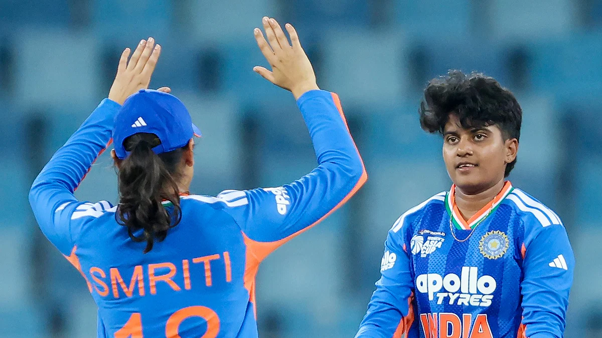 विमेंस एशिया कप में श्री चरणी ने शानदार गेंदबाजी से रचा दिया इतिहास, पूनम यादव का 8 साल पुराना रिकॉर्ड किया ध्वस्त