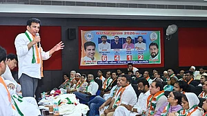DUSU चुनाव में ABVP को जिताने के लिए गलत हथकंडे अपना रही BJP, देवेंद्र यादव ने वोट चोरी की कोशिश का लगाया आरोप