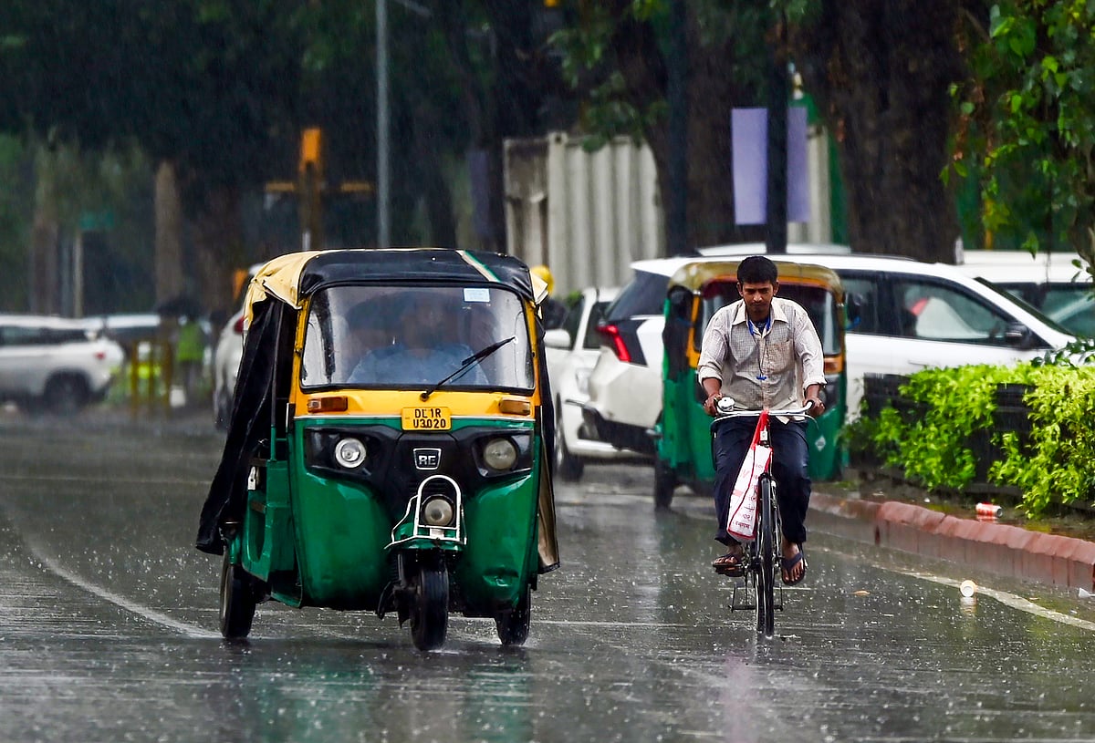 दिल्ली-एनसीआर में बारिश के बाद उमसभरी गर्मी ने किया परेशान, मौसम विभाग का क्या है अगले 7 दिनों का पूर्वानुमान?