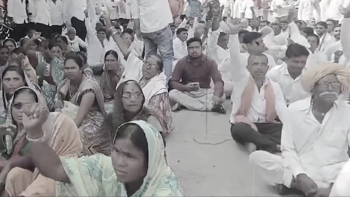 महाराष्ट्र: शक्तिपीठ एक्सप्रेसवे के विरोध में किसानों का प्रदर्शन, मंत्री के काफिले का रास्ता रोका  (फोटो: सोशल मीडिया)