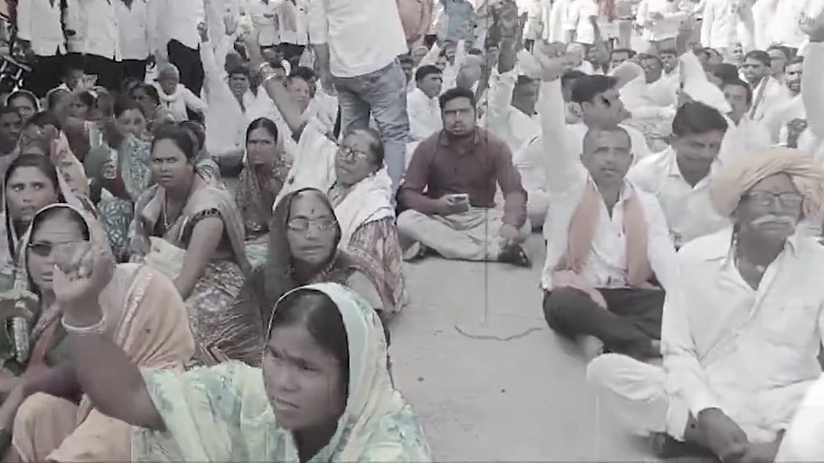 महाराष्ट्र: शक्तिपीठ एक्सप्रेसवे के विरोध में किसानों का प्रदर्शन, मंत्री के काफिले का रास्ता रोका  (फोटो: सोशल मीडिया)
