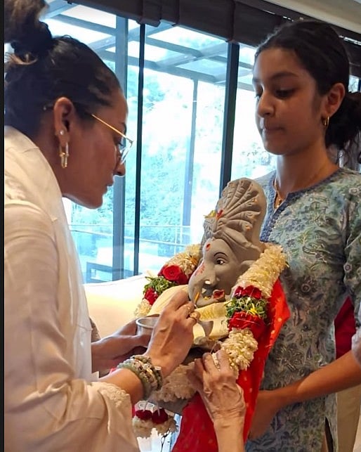 सिनेजीवन: सोनू निगम ने सलमान से जुड़ी वीडियो पर दी सफाई और नम्रता शिरोडकर ने परिवार संग किया गणपति बप्पा का विसर्जन