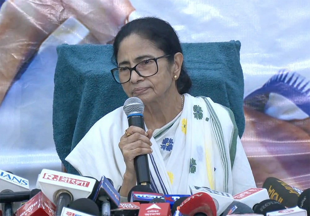 कलकत्ता हाईकोर्ट से ममता बनर्जी गुट को बड़ी राहत, TMC के 3 खातों का इस्तेमाल जारी रखने का अधिकार बरकरार