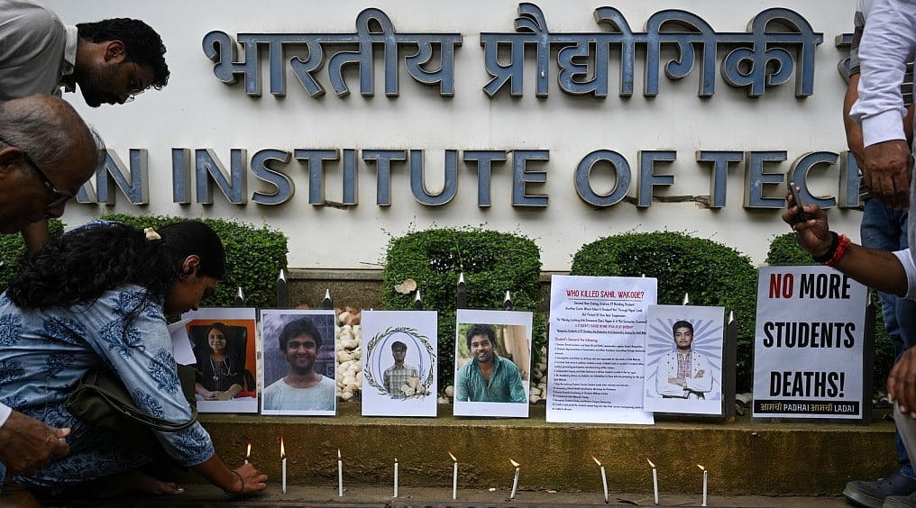 कैंपस में विरोध-प्रदर्शन से लेकर क्राइम ब्रांच की जांच तक: IIT बॉम्बे में साहिल की मौत के बाद क्या-क्या हुआ!