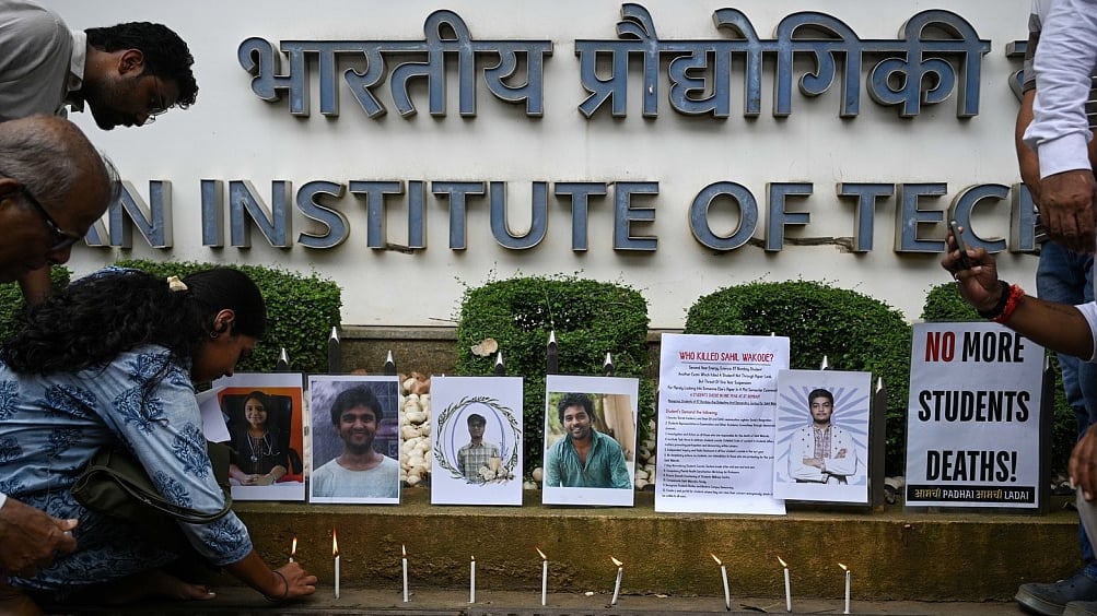 आईआईटी बॉम्बे के छात्र अपने साथी की मौत से गुस्से में हैं