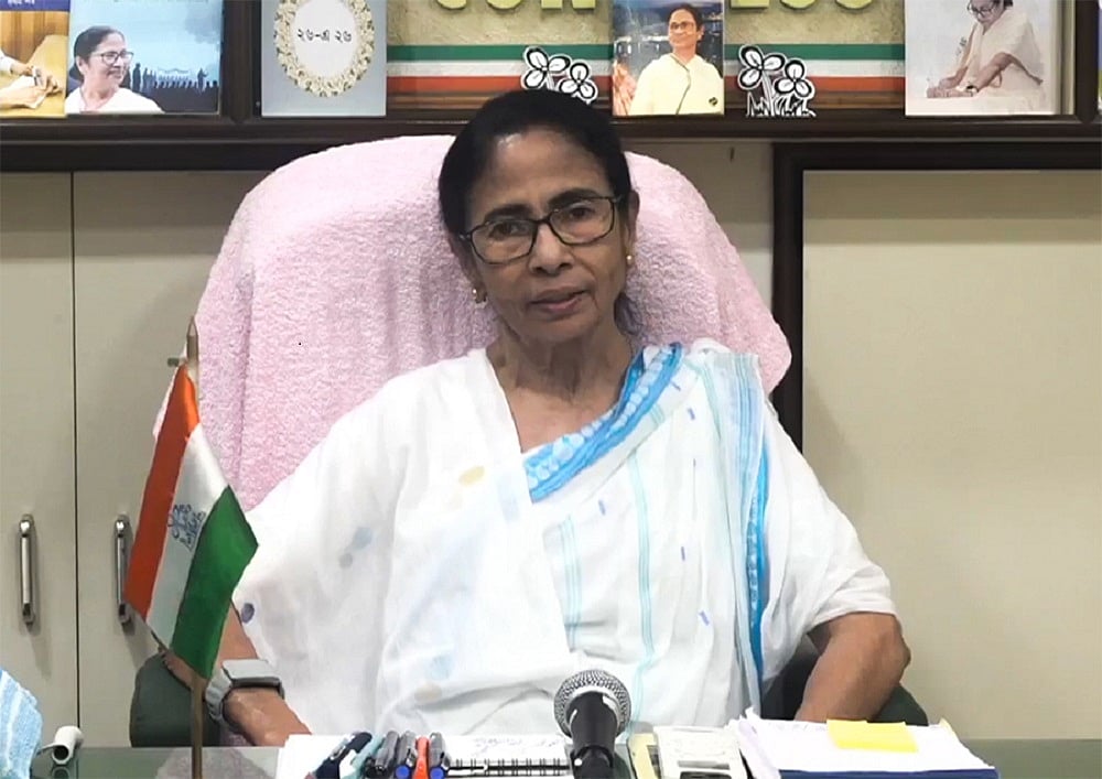 ममता बनर्जी ने ज्ञानेश कुमार की तत्काल गिरफ्तारी की मांग की, कहा- पुरानी वोटर लिस्ट फिर से मतदान कराया जाए
