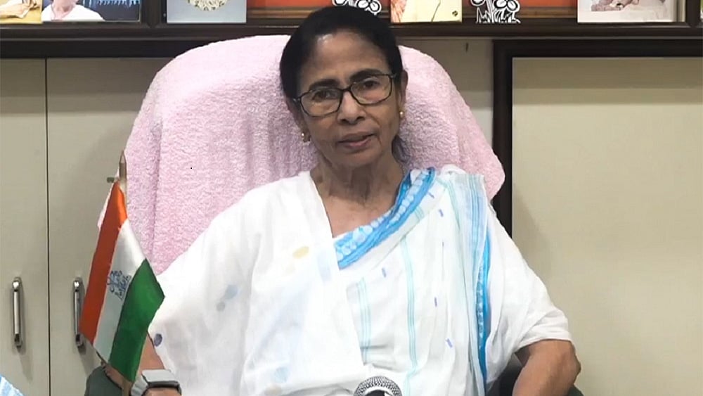 ममता बनर्जी ने ज्ञानेश कुमार की तत्काल गिरफ्तारी की मांग की, कहा- पुरानी वोटर लिस्ट फिर से मतदान कराया जाए