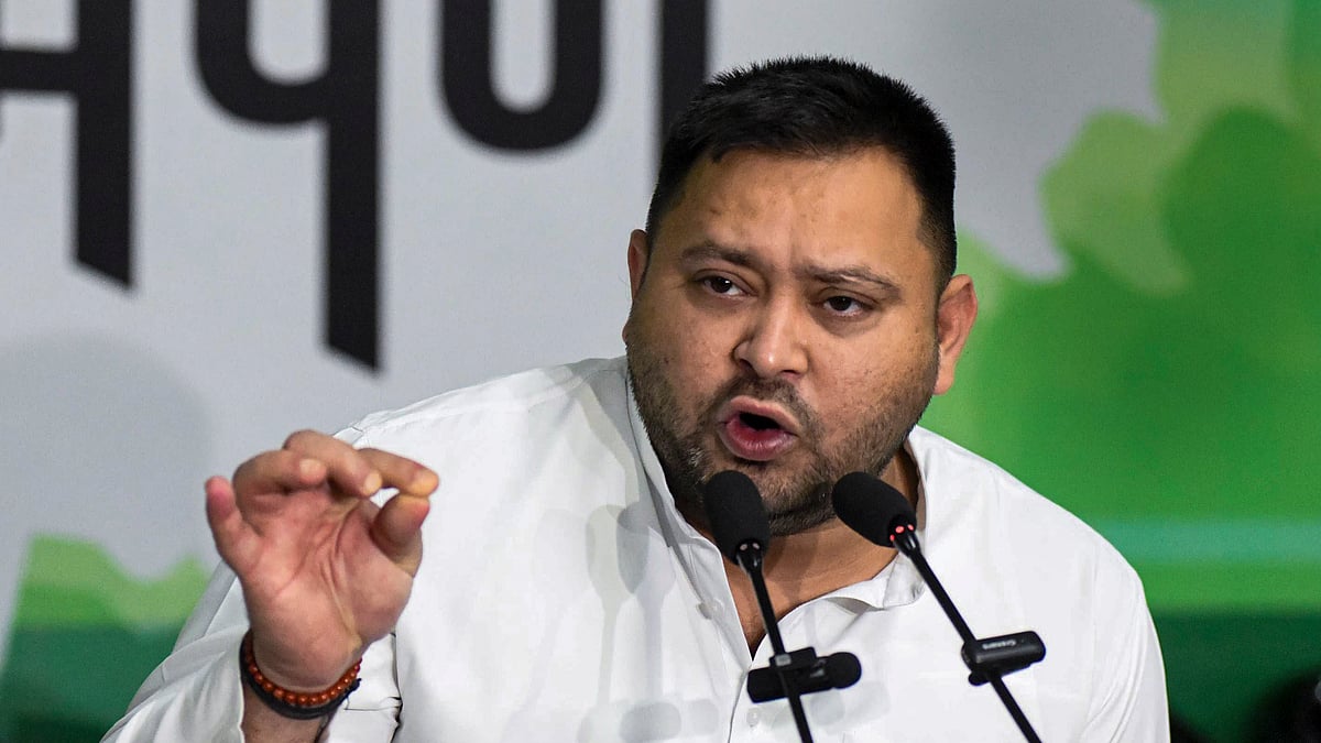समस्तीपुर छेड़खानी मामले में तेजस्वी यादव ने बिहार सरकार को घेरा, बोले- राज्य में कानून-व्यवस्था का जनाजा निकला