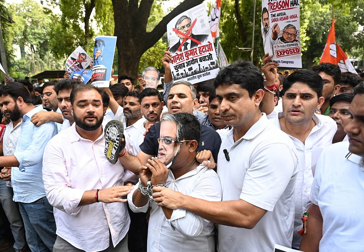 ज्ञानेश कुमार के खिलाफ कांग्रेस का जोरदार प्रदर्शन, देश भर में सड़क पर उतरे कार्यकर्ता, CEC के इस्तीफे की मांग