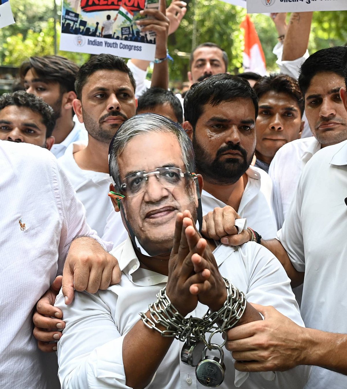 ज्ञानेश कुमार के खिलाफ कांग्रेस का जोरदार प्रदर्शन, देश भर में सड़क पर उतरे कार्यकर्ता, CEC के इस्तीफे की मांग