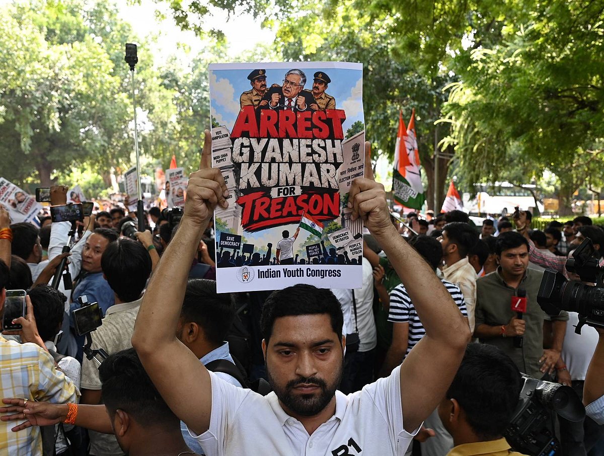 ज्ञानेश कुमार के खिलाफ कांग्रेस का जोरदार प्रदर्शन, देश भर में सड़क पर उतरे कार्यकर्ता, CEC के इस्तीफे की मांग