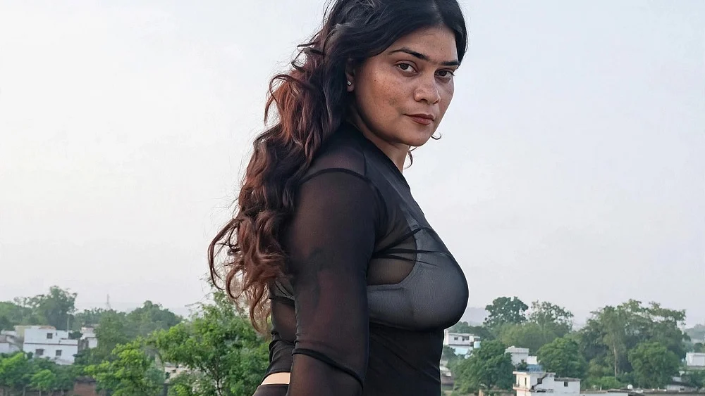 'मिस प्रिटी इंडिया' रह चुकी निधि तिवारी की संदिग्ध हालत में मौत और परिणीति बनेंगी फील्ड रिपोर्टर