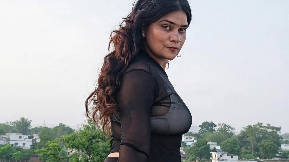'मिस प्रिटी इंडिया' रह चुकी निधि तिवारी की संदिग्ध हालत में मौत और परिणीति बनेंगी फील्ड रिपोर्टर
