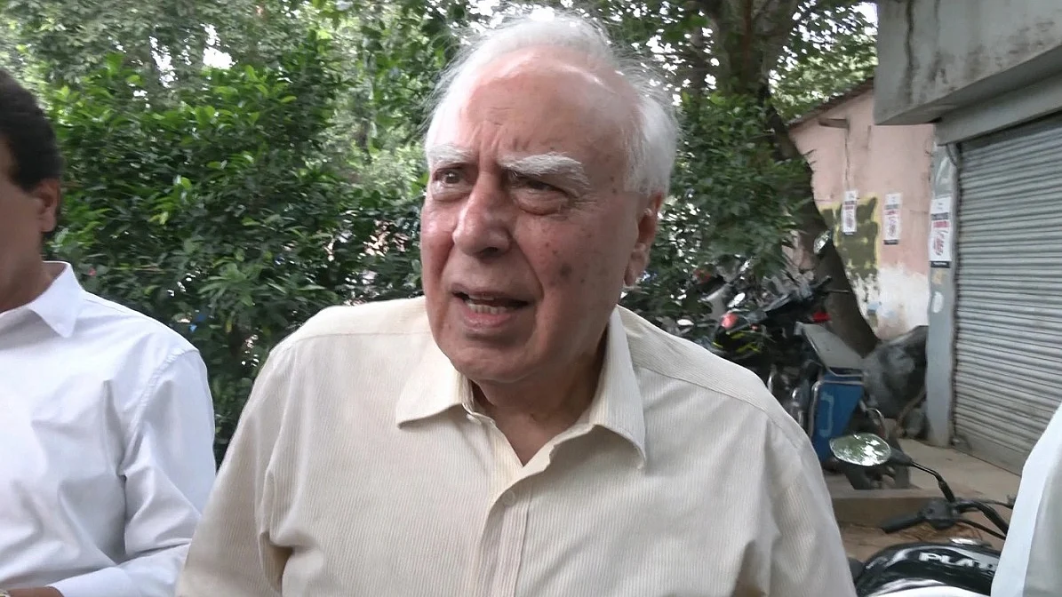 'अगर बहुमत खिलाफ था तो ये आयोग के फैसले थे ही नहीं', कपिल सिब्बल ने चुनाव आयोग की कार्यप्रणाली पर उठाया सवाल
