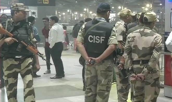 बड़ी खबर LIVE: जम्मू-कश्मीर के कठुआ में CISF जवान ने साथियों पर की गोलीबारी, चार जवानों की मौत, आरोपी गिरफ्तार