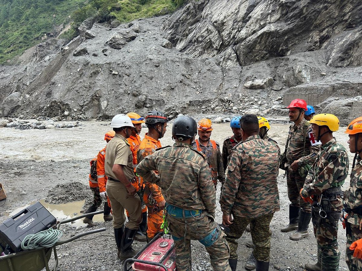 नेपाल में बाढ़-लैंडस्लाइड से फिर तबाही, 27 की मौत, चार लोग लापता घर-पुल बहे, हाईवे बंद