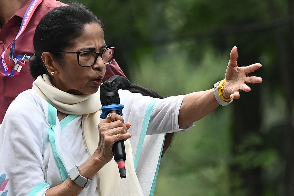 ममता बनर्जी का दावा, बंगाल में ‘अशांत माहौल’ बना रही बीजेपी सरकार, ज्ञानेश कुमार 'डाकू', पद से हटाने की मांग 
